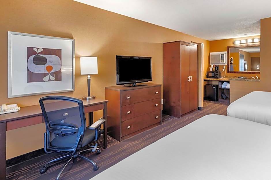 Best Western Plus Stovall's Inn