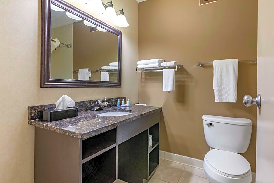 Quality Inn & Suites Escanaba North