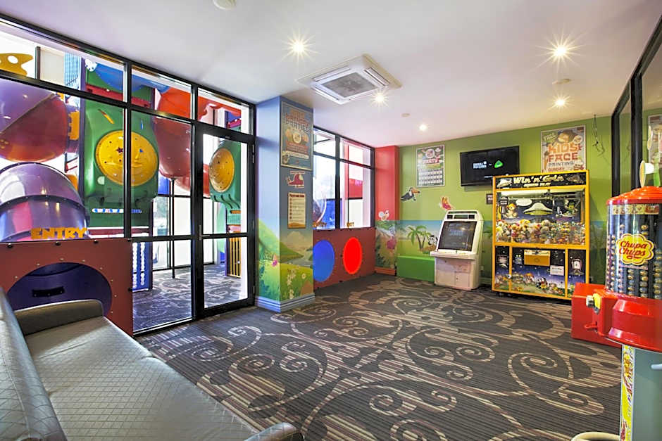 Nightcap at Skyways Hotel