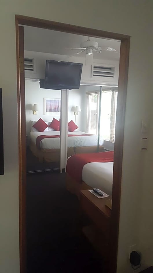 St Moritz Lodge and Condominiums