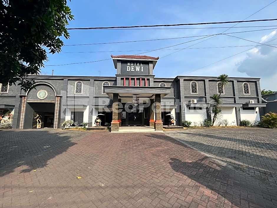 Hotel Dewi near GOR Merdeka Jombang Mitra RedDoorz
