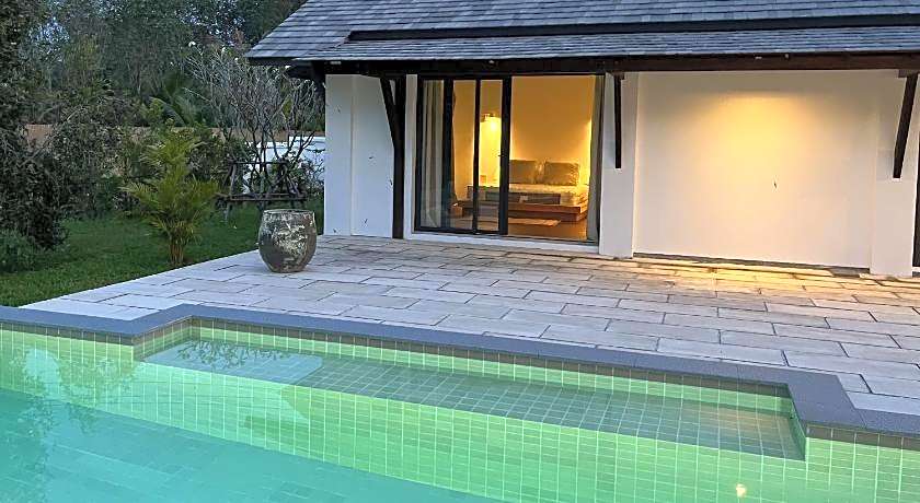 Koyao Bay Pavilions Hotel