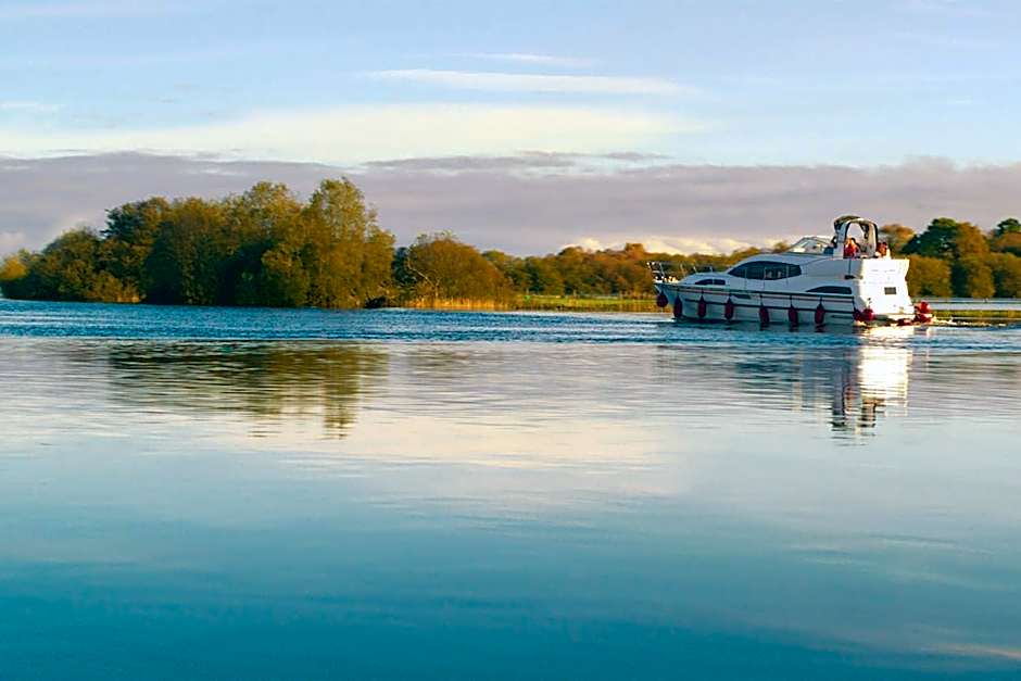 Castle Oaks House Hotel