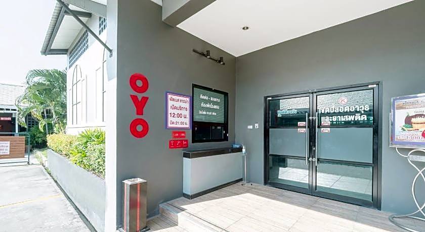 OYO 75382 Chonburi Hotel