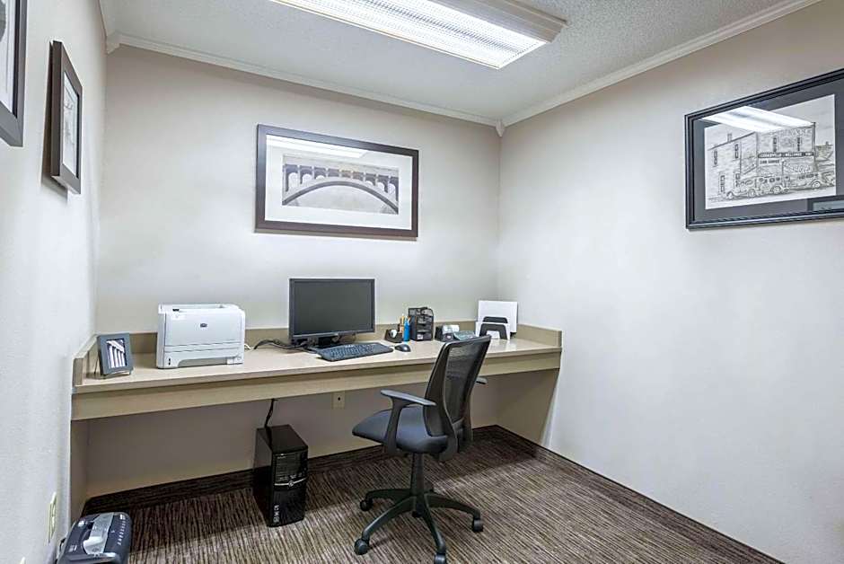 Country Inn & Suites by Radisson, Cookeville, TN