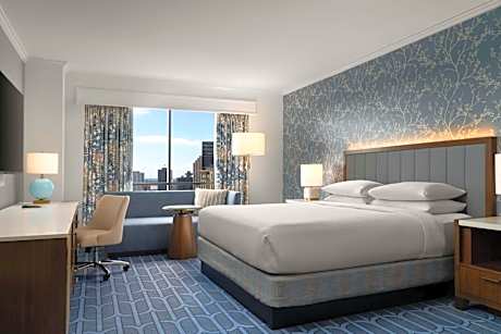 Standard King Room with Roll-In Shower - Disability Access