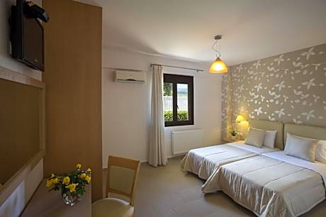 Three-Bedroom Villa (6-8 Adults)