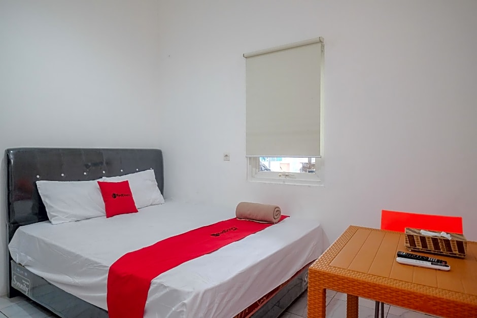 RedDoorz Hostel near Lawang Sewu Semarang