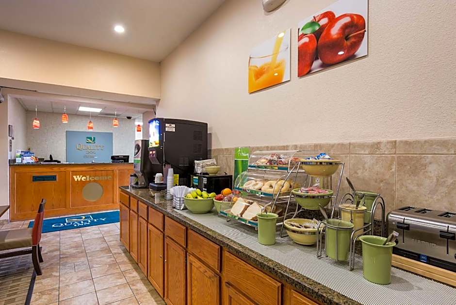 Quality Inn I-70 Near Kansas Speedway