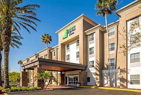 Holiday Inn Express & Suites Orlando International Airport by IHG