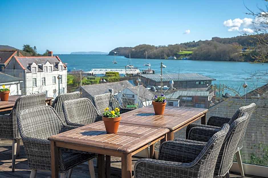 Victoria Hotel by Chef & Brewer Collection