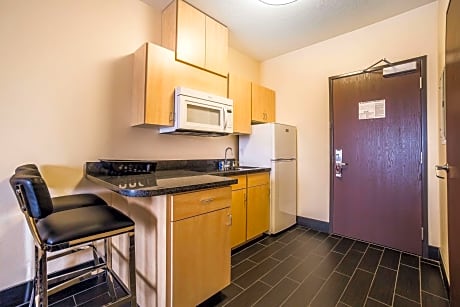 2 Queen Beds, Efficiency, Nonsmoking