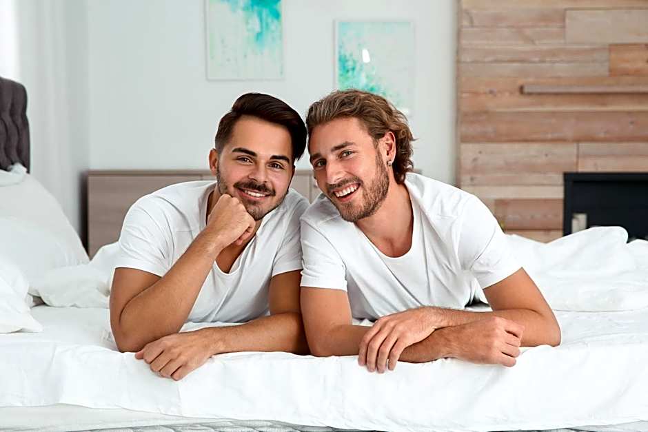 La Connexion, Gay Men Only