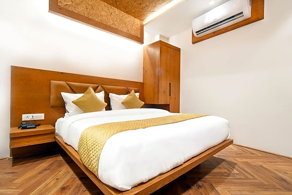 Hathili Hotel & Restaurant