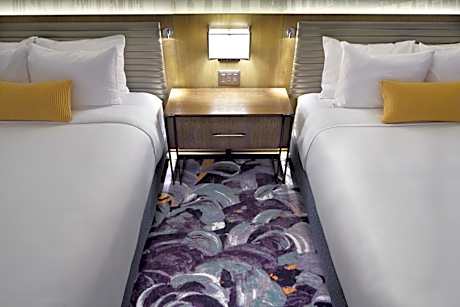 2 Queen Beds Standard