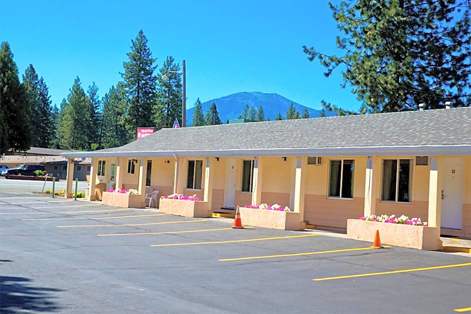 Shasta Pines Motel & Suites