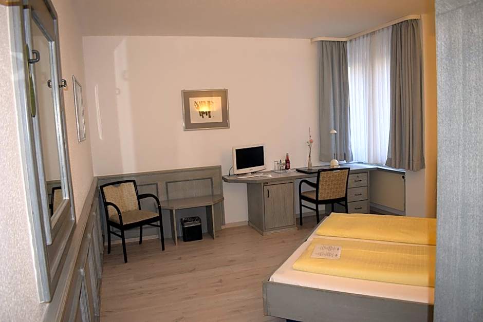 Avenue Hotel