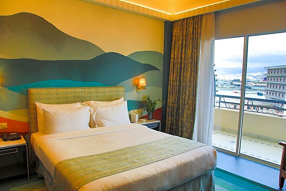 Warwick Palm Beach Hotel