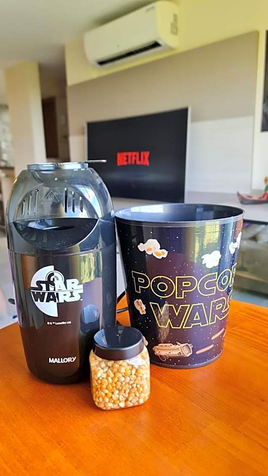 Apartamento espetacular na MELHOR praia da Bahia, GUARAJUBA é uma das únicas praias com selo azul do Brasil -Luxo, lazer, diversão e tranquilidade! Projetado para que você tenha a melhor experiência em hospedagem - Condominio tipo resort, o mais procurado