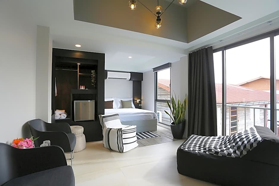 The River House Chiangkhan Hotel