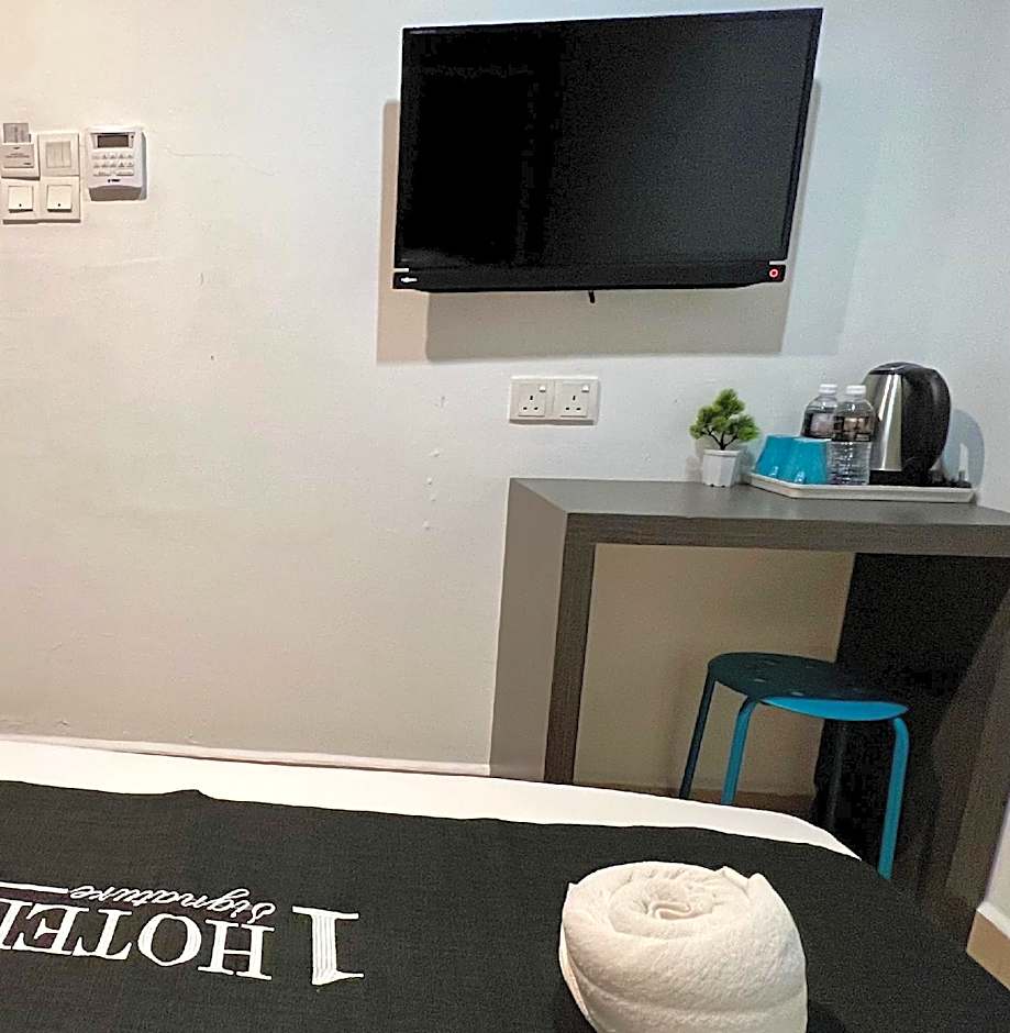 1 Hotel Mahkota Cheras