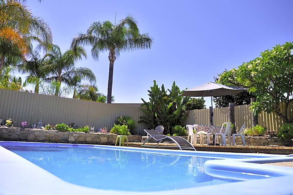 Palms Bed & Breakfast