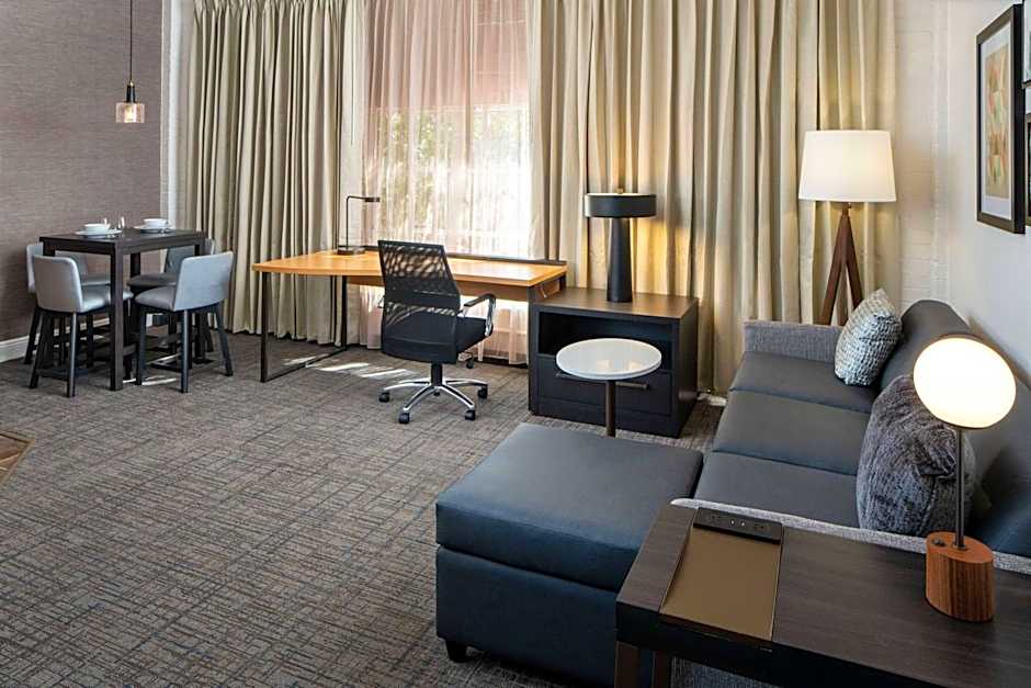 Sonesta ES Suites New Orleans Convention Center