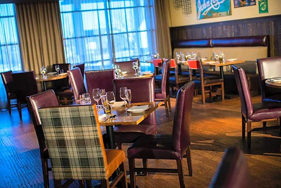 The Baronette Renaissance by Marriott Detroit-Novi Hotel