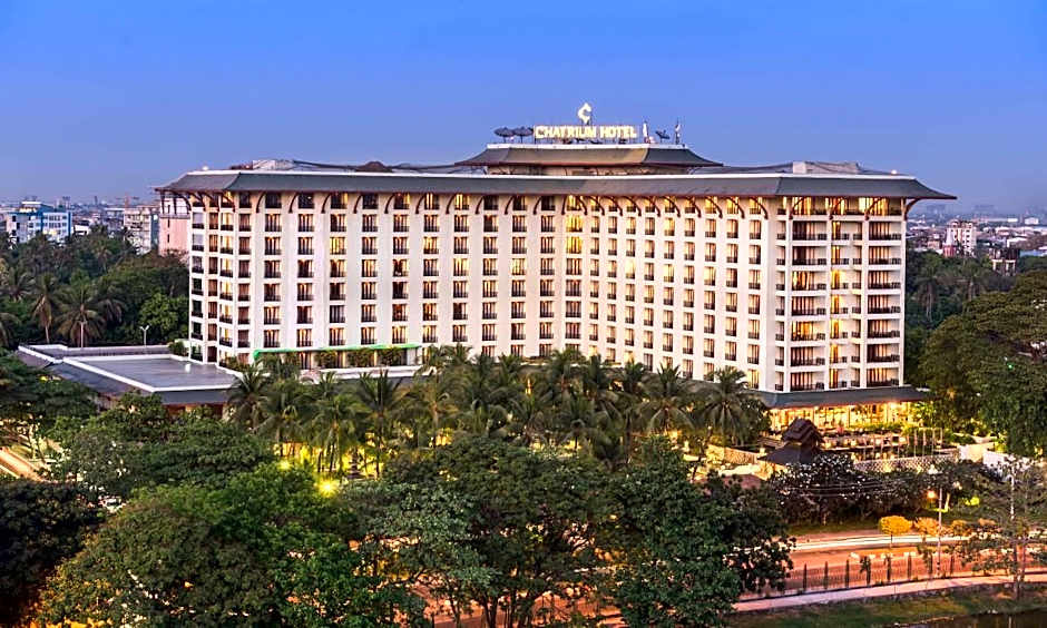 Chatrium Hotel Royal Lake Yangon