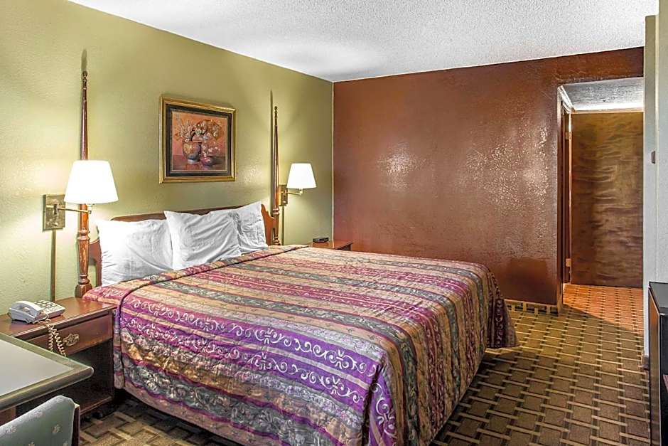 Rodeway Inn & Suites Smyrna - Nashville Area