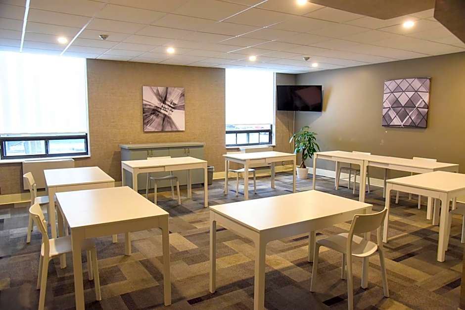 Days Inn by Wyndham Ottawa West