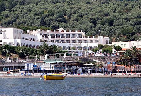 Punta Campanella Resort & Spa