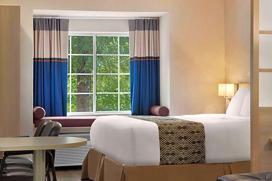 Microtel Inn & Suites By Wyndham Florence/Cincinnati Airport