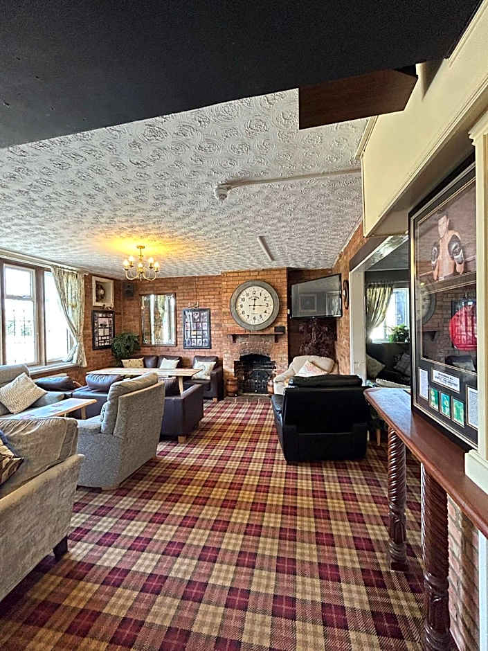 Halfway House Inn Country Lodge