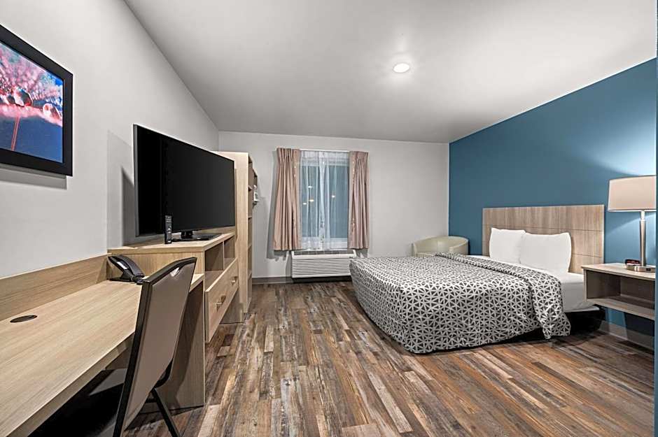 WoodSpring Suites Dearborn Detroit