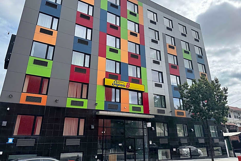 Super 8 by Wyndham Brooklyn Fulton Street