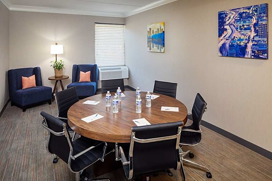 Hampton Inn By Hilton Atlanta-Northlake
