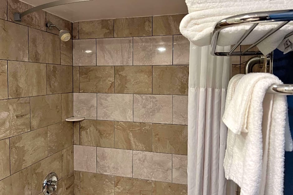 Quality Inn & Suites Louisville East