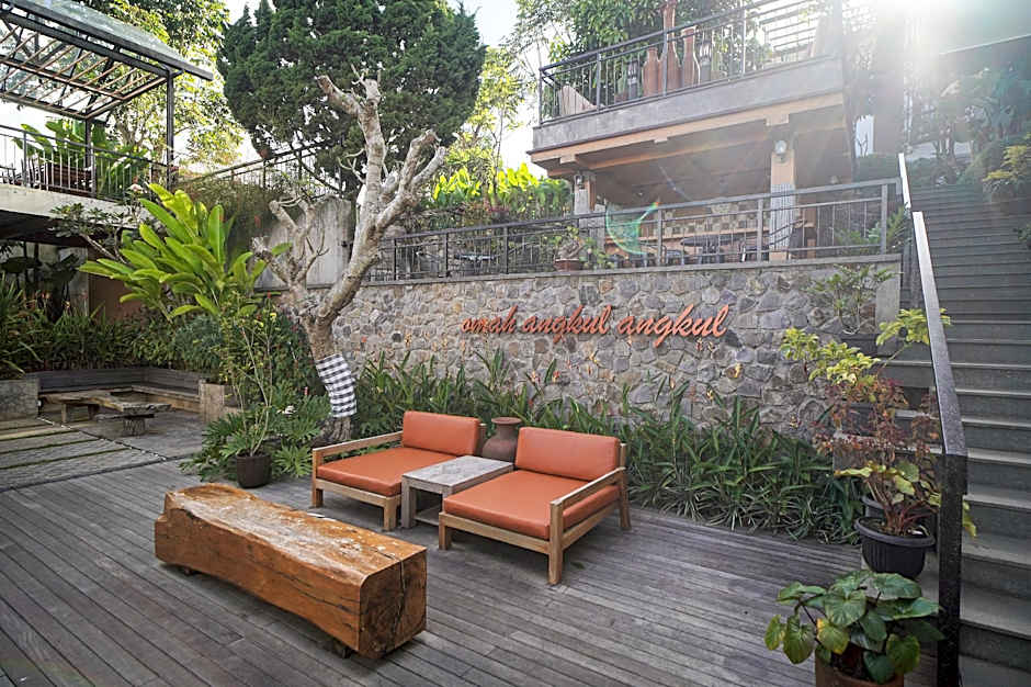 Omah Angkul Angkul Pool Villa