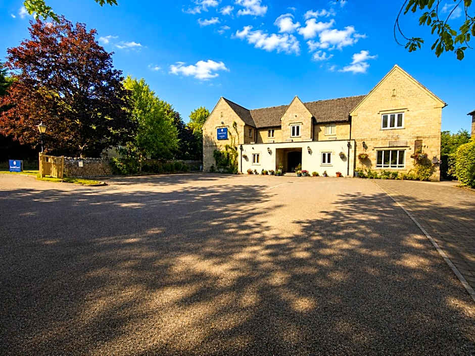 The Churchill Court