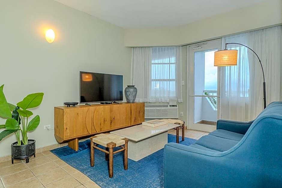 Comfort Inn & Suites Levittown