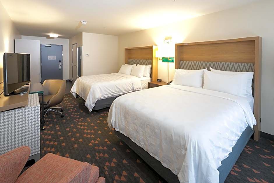 Holiday Inn & Suites Detroit - Troy by IHG