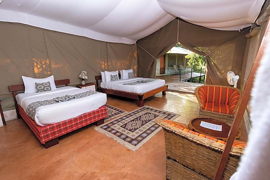 PrideInn Mara Camp & Cottages