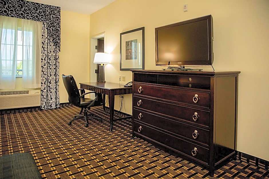 Evangeline Downs Hotel, Ascend Hotel Collection