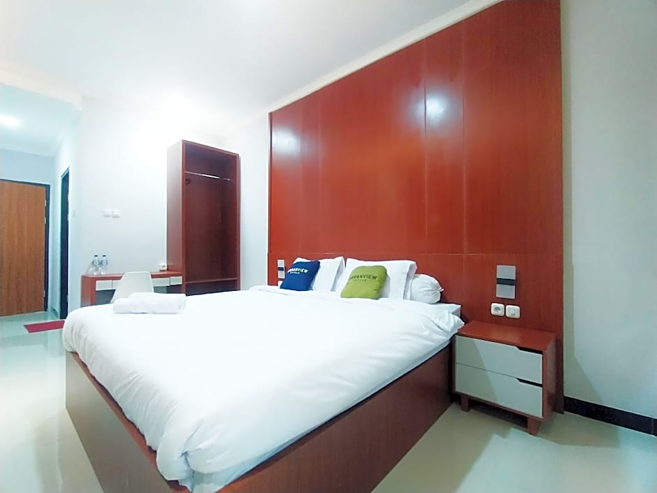 Urbanview Wisma Wirasatya Akpol Semarang by RedDoorz