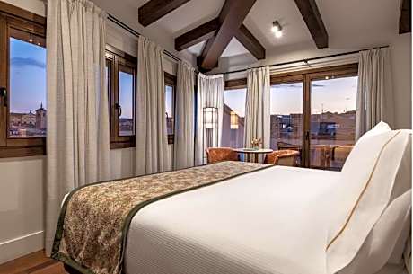 Junior suite with terrace cathedral view
