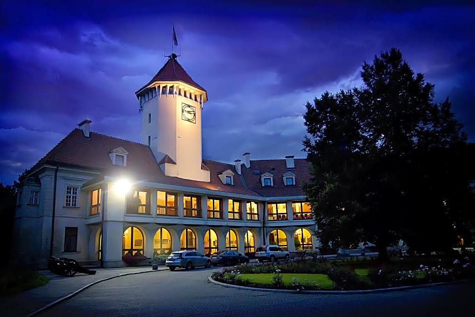 Hotel Zamek Pułtusk Dom Polonii