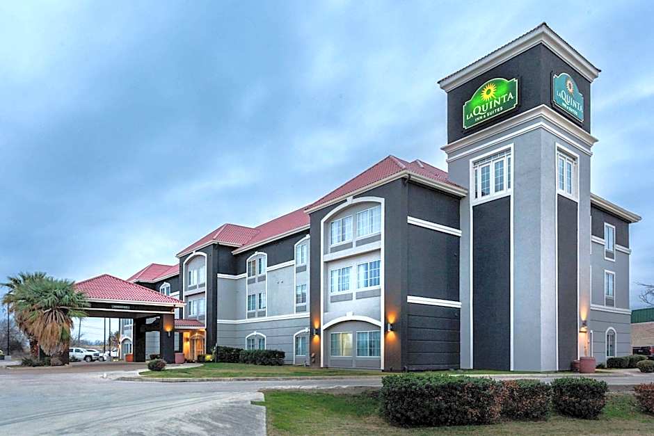La Quinta Inn & Suites by Wyndham Seguin