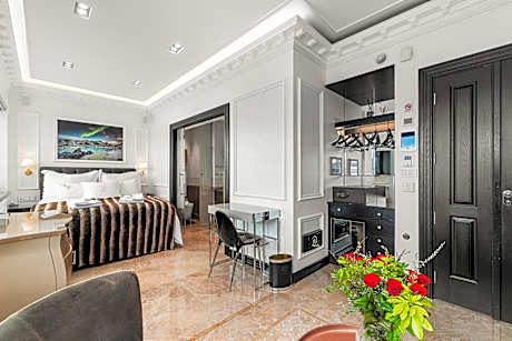 Suite with Hot Tub