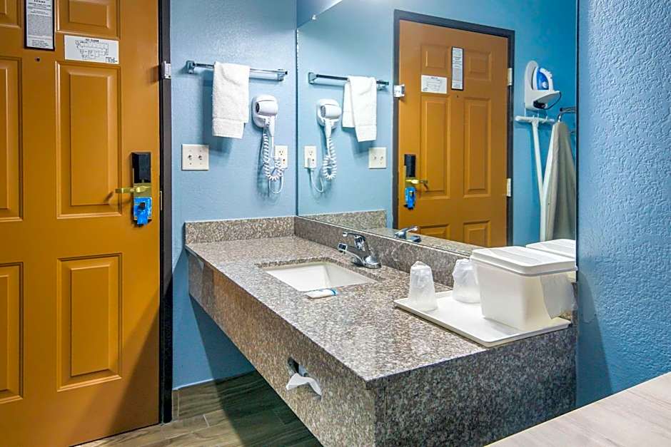 Rodeway Inn Carrollton I-35E